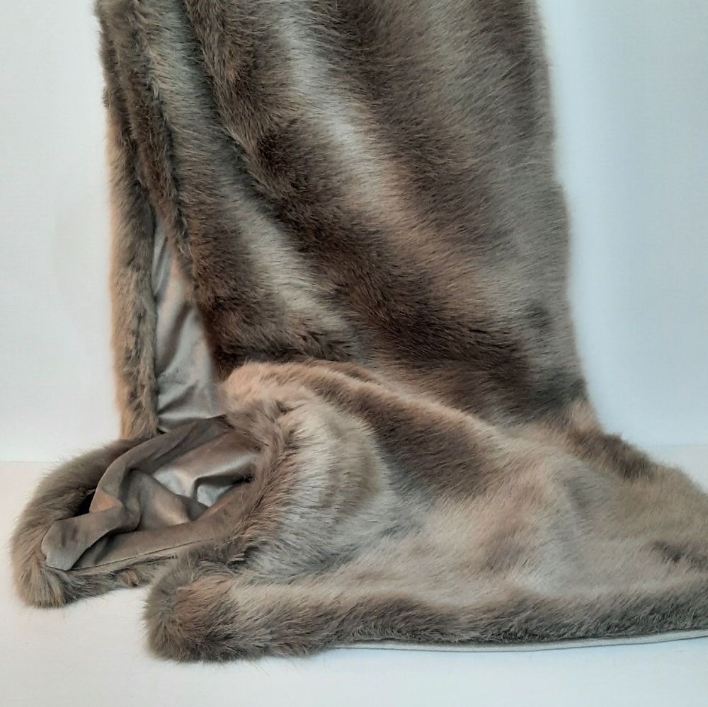 *Max Studio 16" x 72" Decorative Faux Fur Gray Table Runner